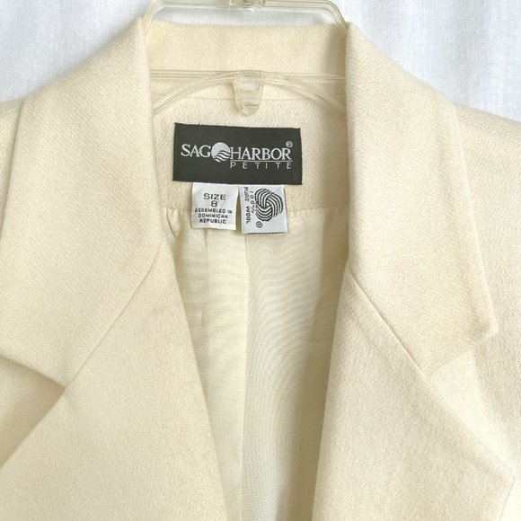 Sag Harbor women's business sut (Blazer & skirt set) Wool. Size 8P. Light Ivory - Picture 3 of 5